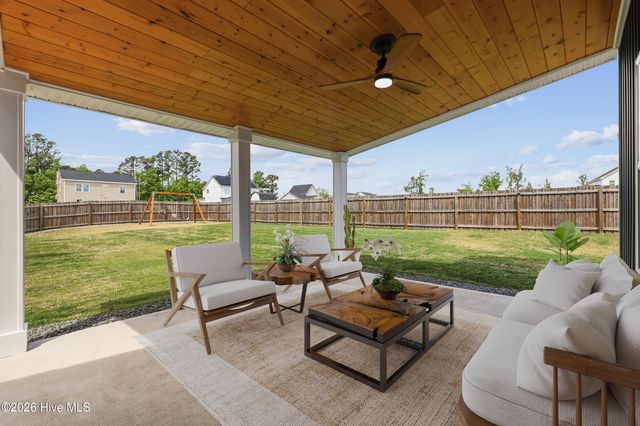 174 Tanglewood Court, Hampstead, NC 28443