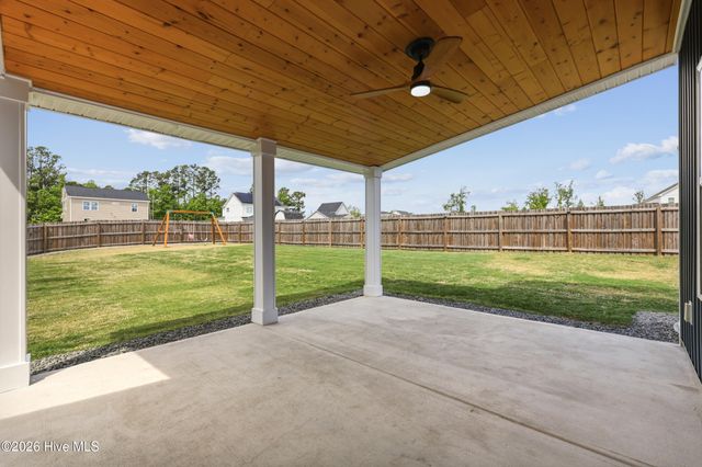 174 Tanglewood Court, Hampstead, NC 28443