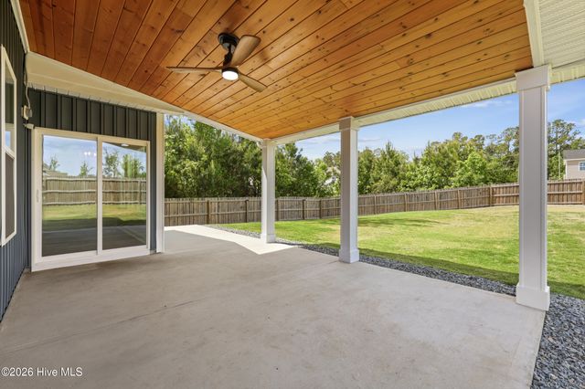174 Tanglewood Court, Hampstead, NC 28443