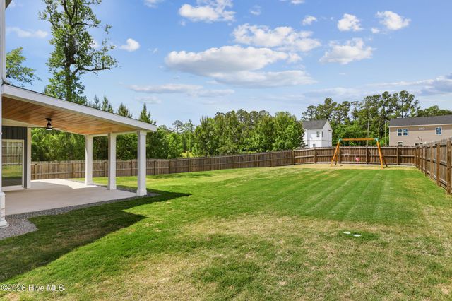 174 Tanglewood Court, Hampstead, NC 28443