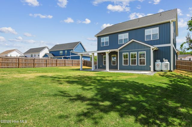 174 Tanglewood Court, Hampstead, NC 28443