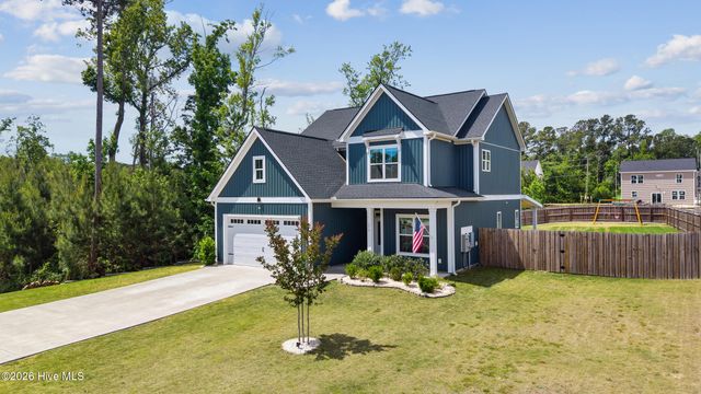 174 Tanglewood Court, Hampstead, NC 28443