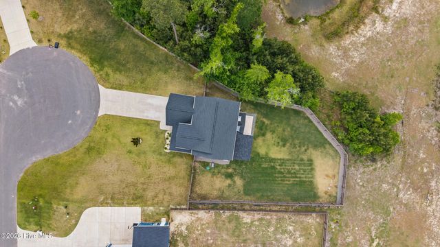 174 Tanglewood Court, Hampstead, NC 28443