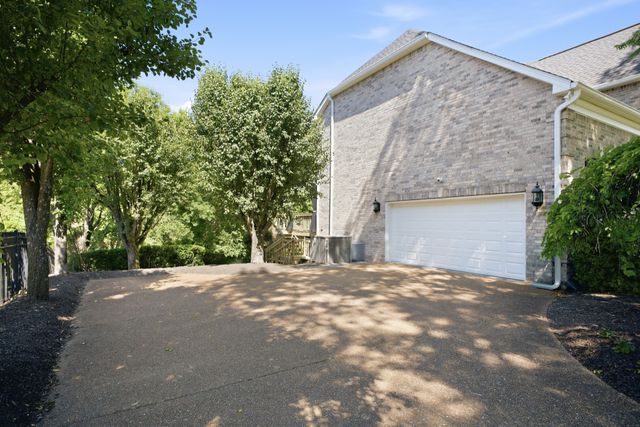 9023 Fallswood Ln, Brentwood, TN 37027