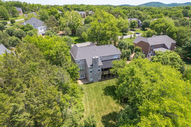 9023 Fallswood Ln, Brentwood, TN 37027