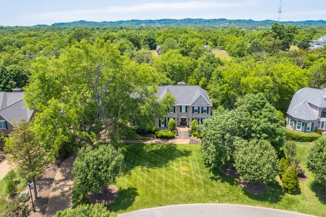 9023 Fallswood Ln, Brentwood, TN 37027
