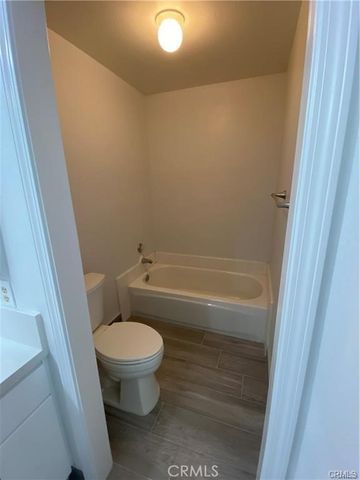 2021 Barclay Court, Santa Ana, CA 92701