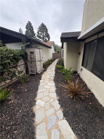 2021 Barclay Court, Santa Ana, CA 92701