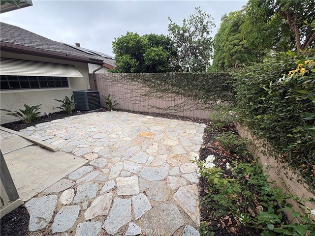 2021 Barclay Court, Santa Ana, CA 92701