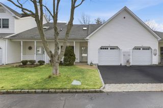 55 Oyster Cove Lane, Blue Point, NY 11715