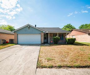 10906 Maple Rock Drive, Humble, TX 77396