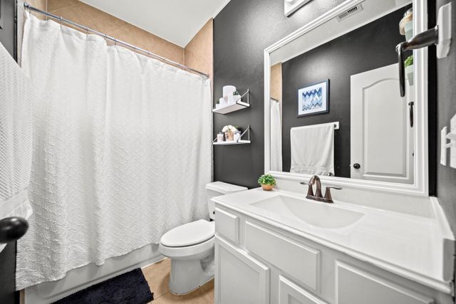 2611 Winding Creek Way, Conroe, TX 77385