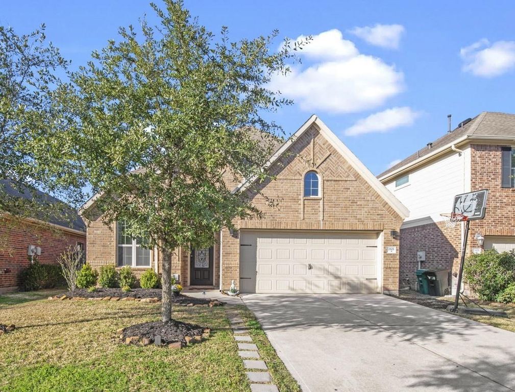 2611 Winding Creek Way, Conroe, TX 77385
