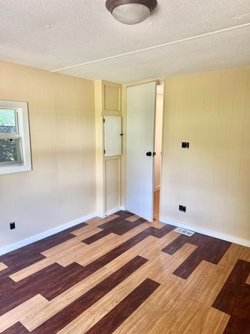 6 Boe Road, Holderness, NH 03245