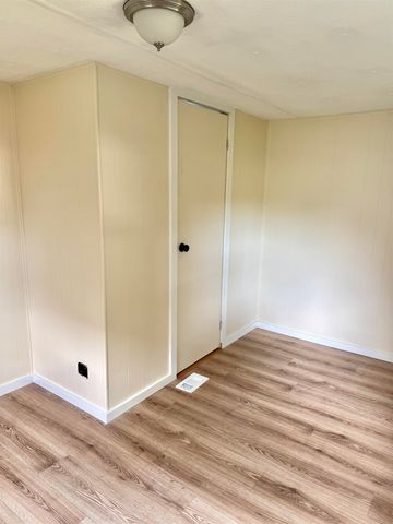 6 Boe Road, Holderness, NH 03245