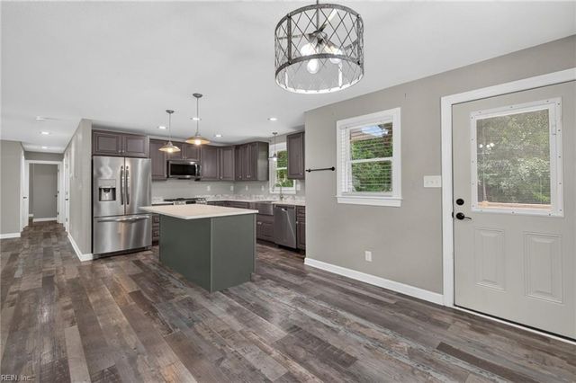 821A N Liberty Spring RD, Suffolk, VA 23434