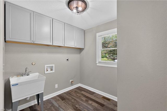 821A N Liberty Spring RD, Suffolk, VA 23434
