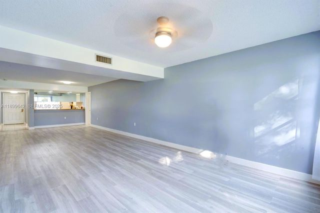 6073 Balboa Circle 204, Boca Raton, FL 33433