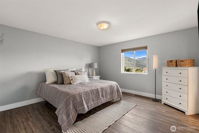 712 S Lexington Place, East Wenatchee, WA 98802