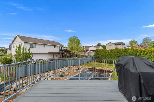 712 S Lexington Place, East Wenatchee, WA 98802