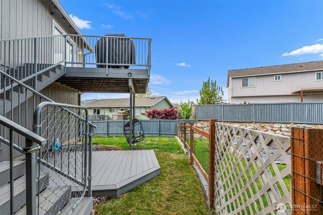 712 S Lexington Place, East Wenatchee, WA 98802