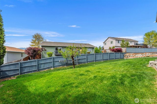 712 S Lexington Place, East Wenatchee, WA 98802