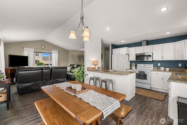 712 S Lexington Place, East Wenatchee, WA 98802