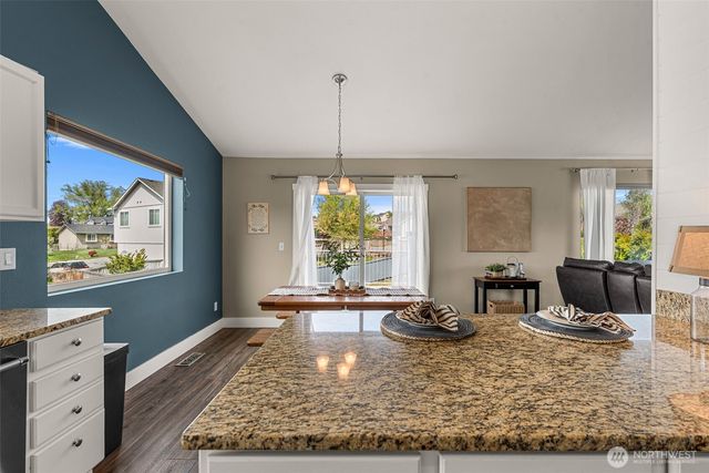 712 S Lexington Place, East Wenatchee, WA 98802