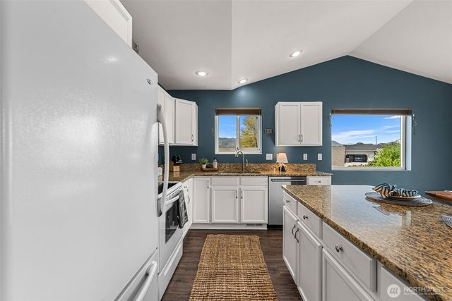712 S Lexington Place, East Wenatchee, WA 98802
