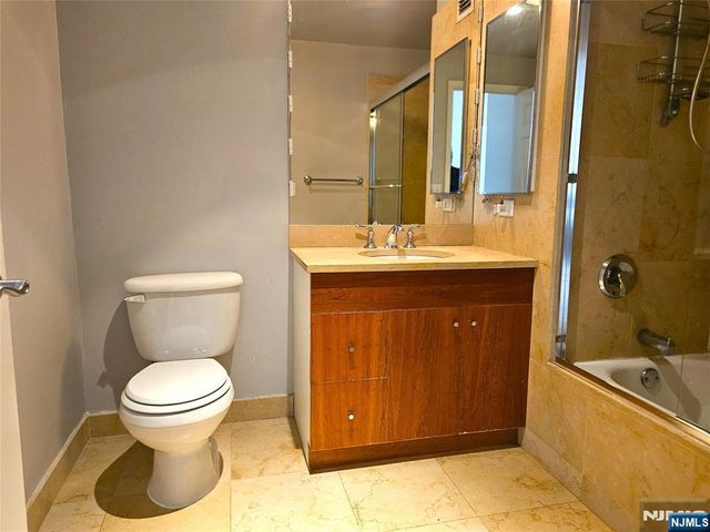 3104 City Place 3104, Edgewater, NJ 07020