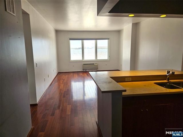 3104 City Place 3104, Edgewater, NJ 07020