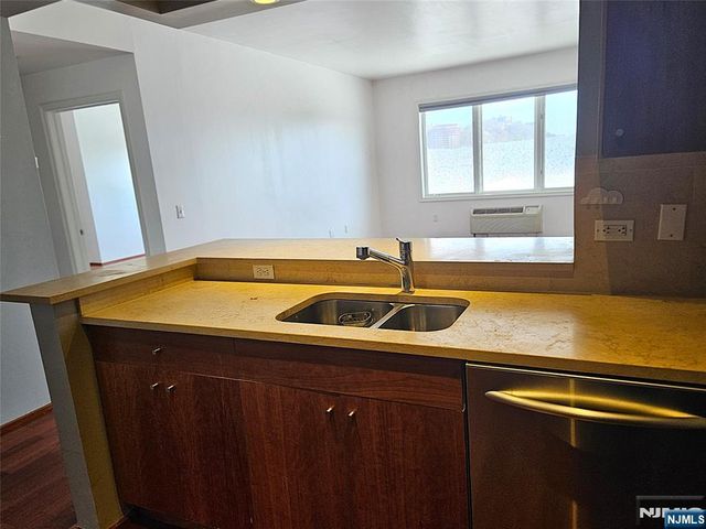 3104 City Place 3104, Edgewater, NJ 07020