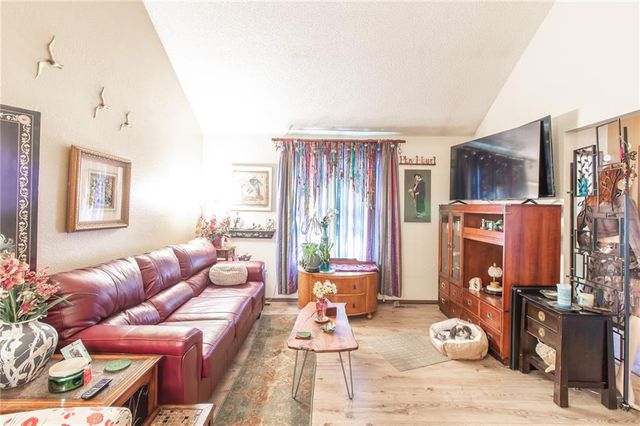9028 E 96Th Terrace, Kansas City, MO 64134