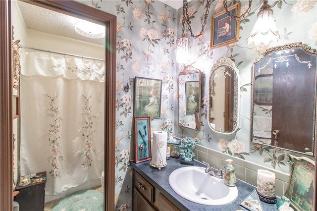 9028 E 96Th Terrace, Kansas City, MO 64134