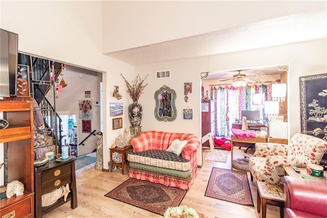 9028 E 96Th Terrace, Kansas City, MO 64134