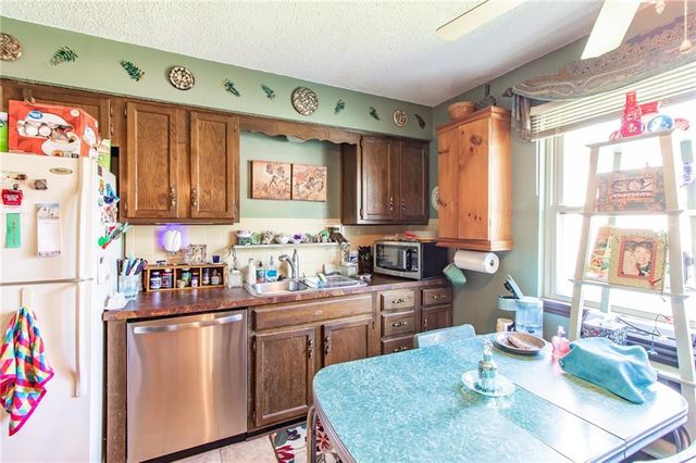 9028 E 96Th Terrace, Kansas City, MO 64134