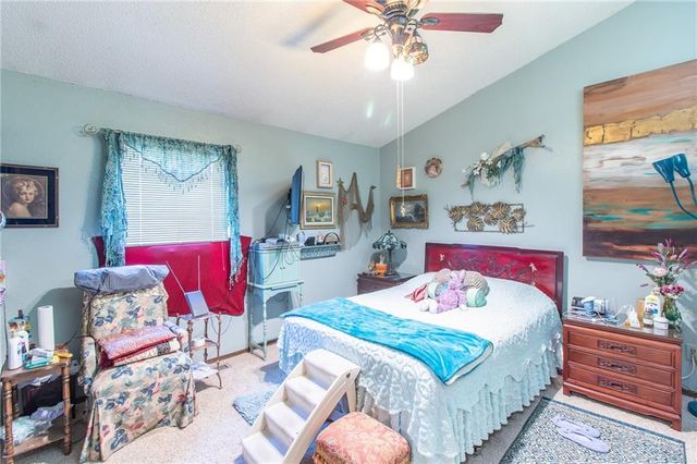 9028 E 96Th Terrace, Kansas City, MO 64134