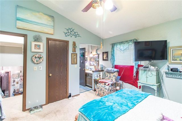 9028 E 96Th Terrace, Kansas City, MO 64134