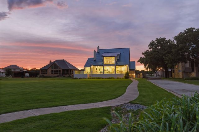 6625 Sandy Beach Road, Azle, TX 76020