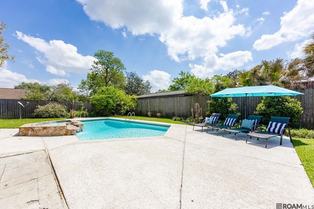 12424 Mollylea Dr, Baton Rouge, LA 70815