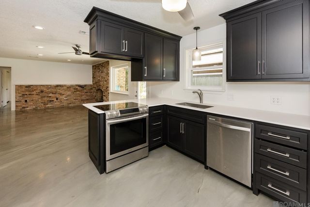 12424 Mollylea Dr, Baton Rouge, LA 70815