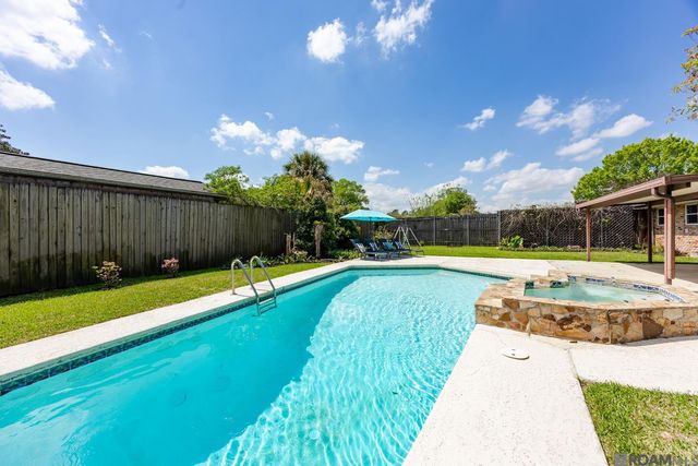 12424 Mollylea Dr, Baton Rouge, LA 70815