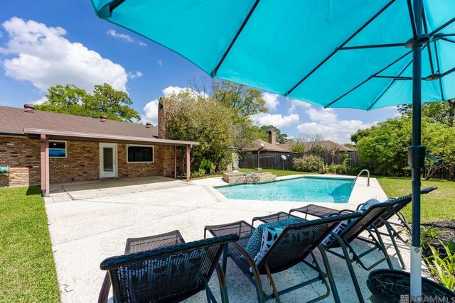 12424 Mollylea Dr, Baton Rouge, LA 70815