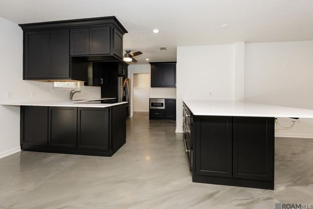 12424 Mollylea Dr, Baton Rouge, LA 70815