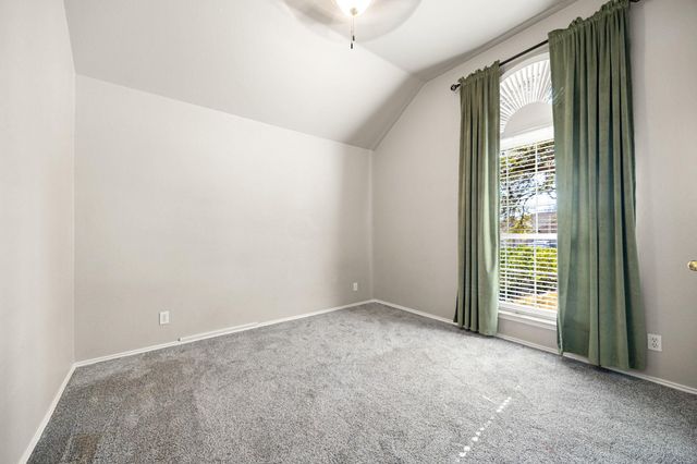 707 Thrush DR, Leander, TX 78641