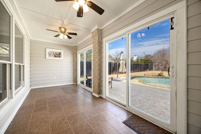 707 Thrush DR, Leander, TX 78641