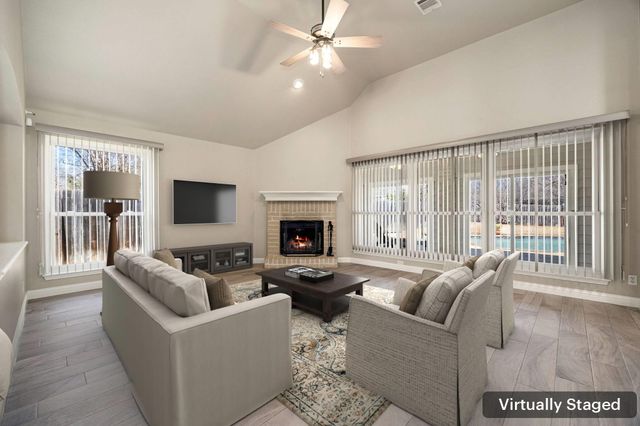 707 Thrush DR, Leander, TX 78641