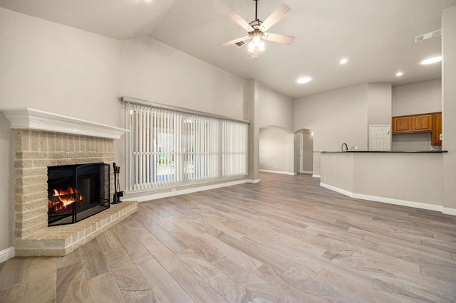 707 Thrush DR, Leander, TX 78641