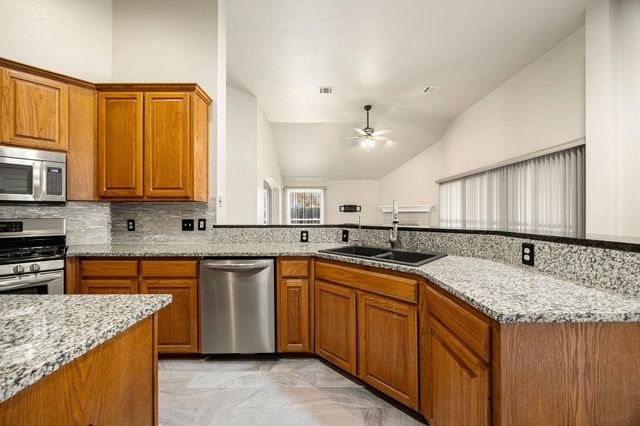 707 Thrush DR, Leander, TX 78641