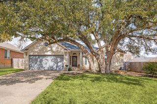 707 Thrush DR, Leander, TX 78641